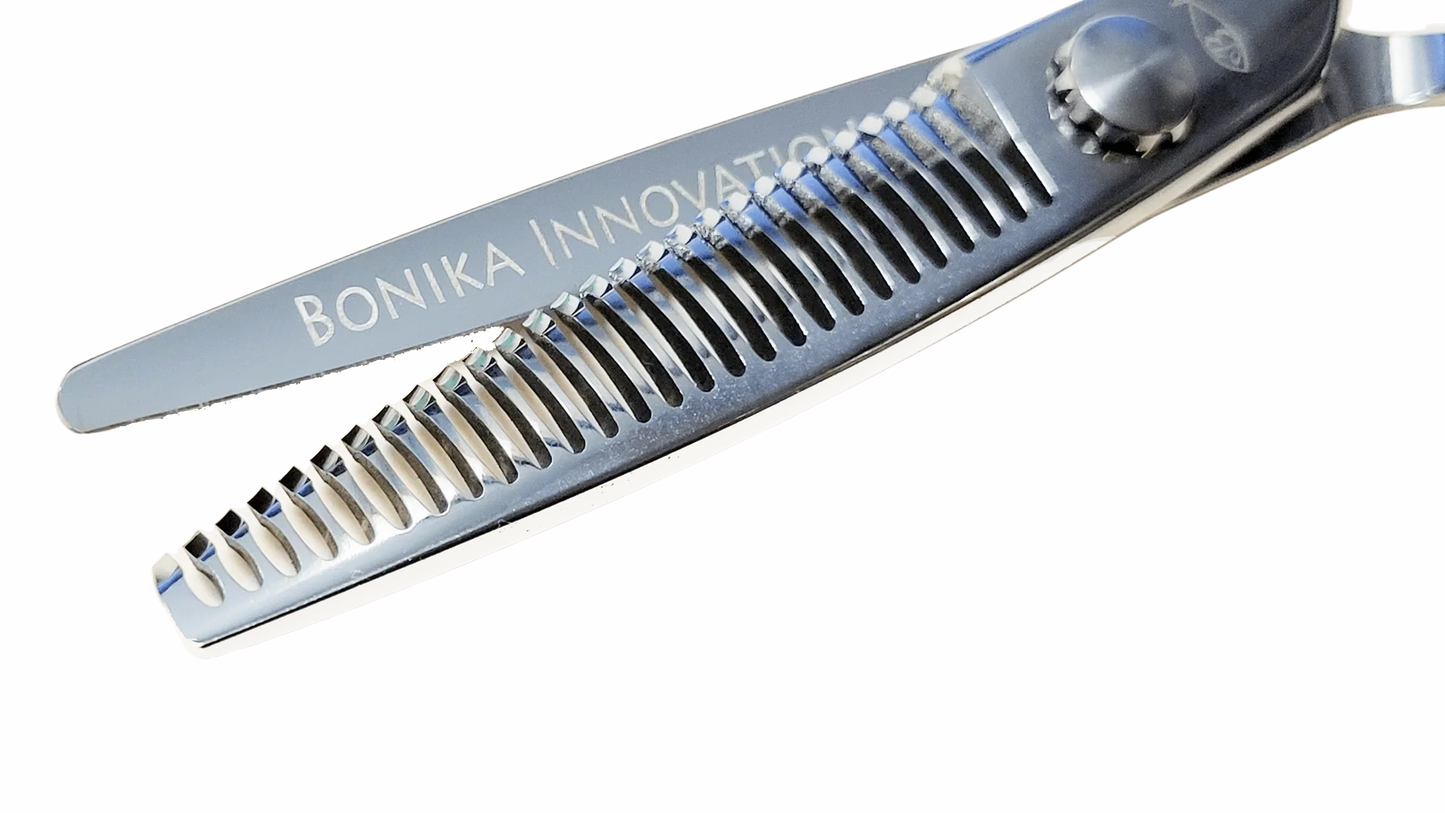 Bonika Innovation thinning shears teeth close-up with Japanese 440C steel for precision texturizing
